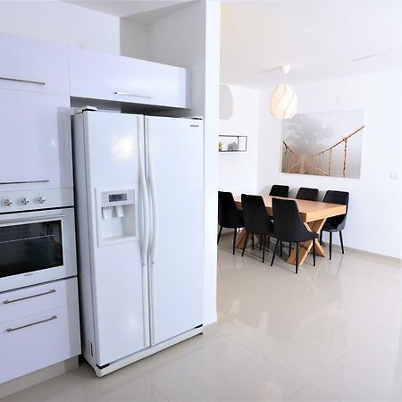 Aristone Luxury Apartment Tiberias Exterior photo